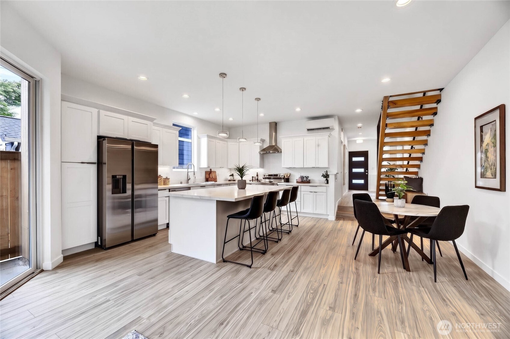 5039 41st Avenue Southwest, Unit 1 Seattle, WA 98136 - Photo 11 of 36