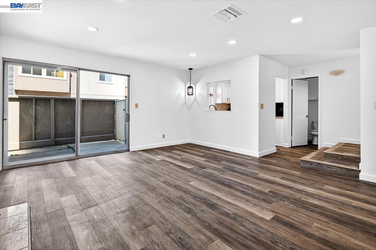 3901 Clayton Road, Unit 23 Concord, CA 94521 - Photo 4 of 32