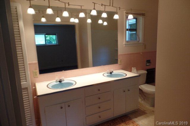 214 Yancey Road Marion, NC 28752 - Photo 13 of 31 Gallery Image 13