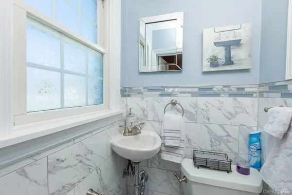 $599,000 | 816 Main Street, Islip, NY 11751