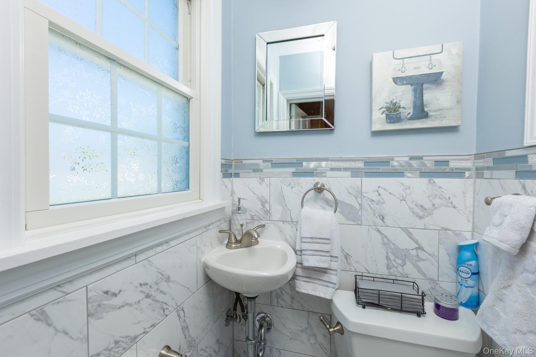 816 Main Street Islip, NY 11751 - Photo 18 of 32