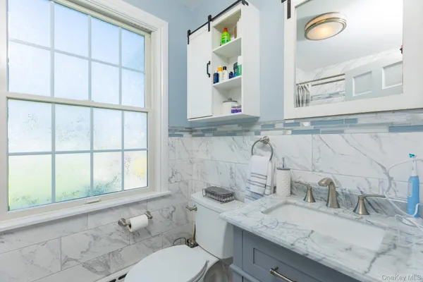 $599,000 | 816 Main Street, Islip, NY 11751