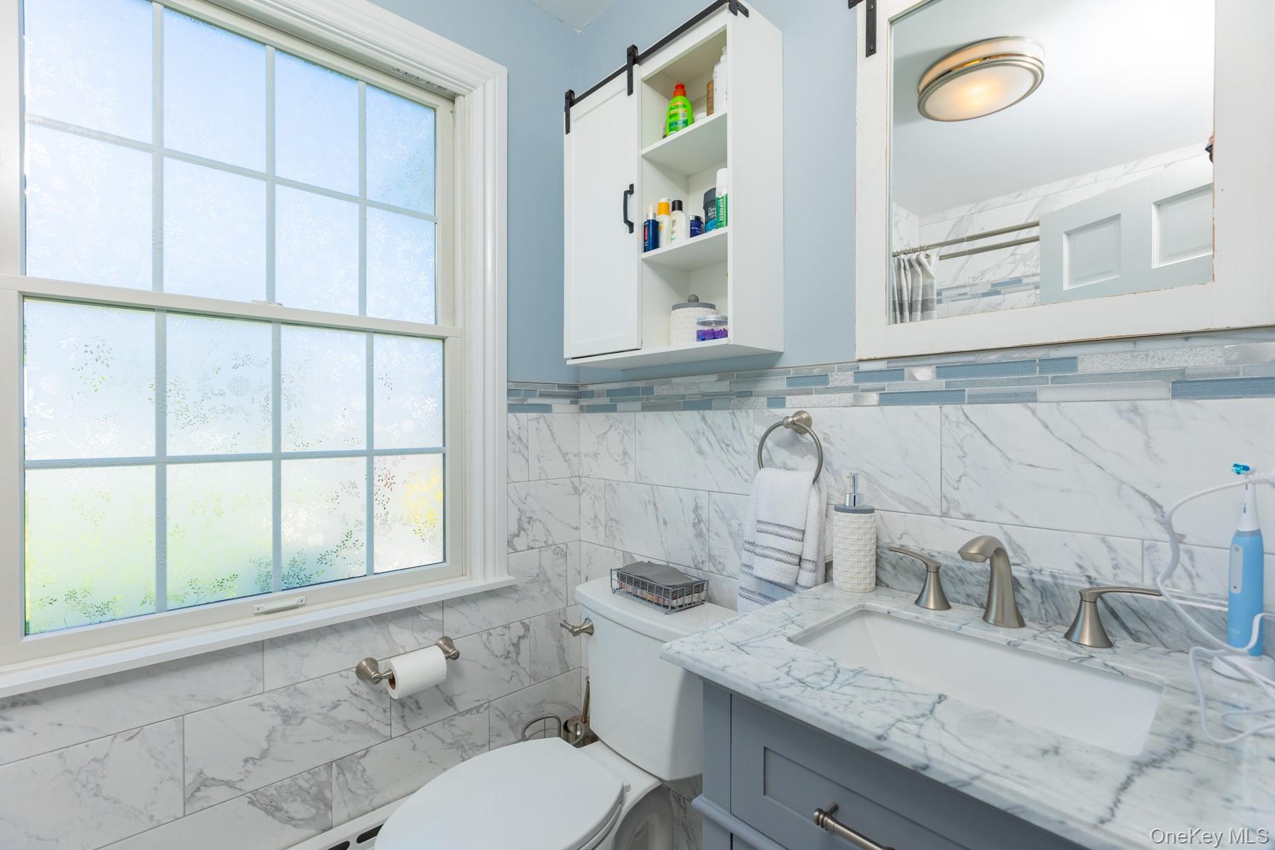 816 Main Street Islip, NY 11751 - Photo 19 of 32