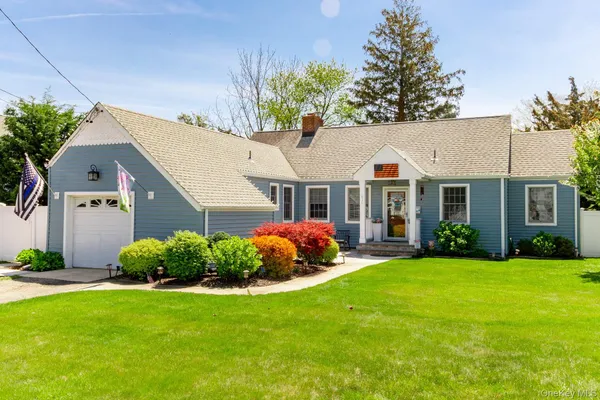 $599,000 | 816 Main Street, Islip, NY 11751