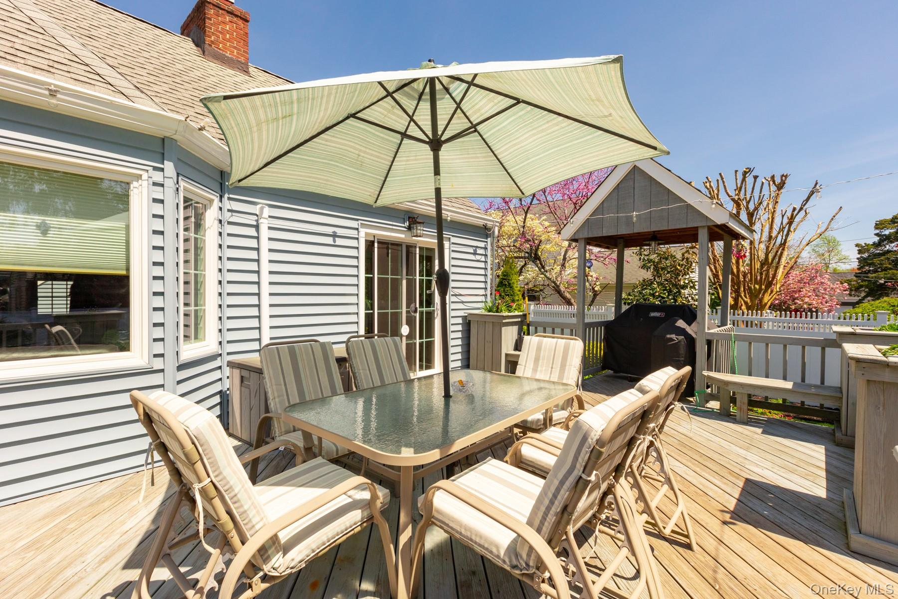 816 Main Street Islip, NY 11751 - Photo 27 of 32