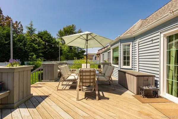 $599,000 | 816 Main Street, Islip, NY 11751