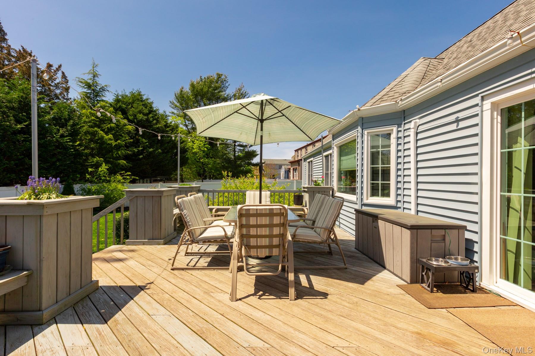 816 Main Street Islip, NY 11751 - Photo 28 of 32