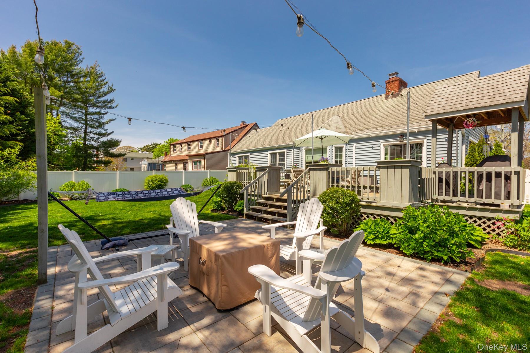 816 Main Street Islip, NY 11751 - Photo 29 of 32