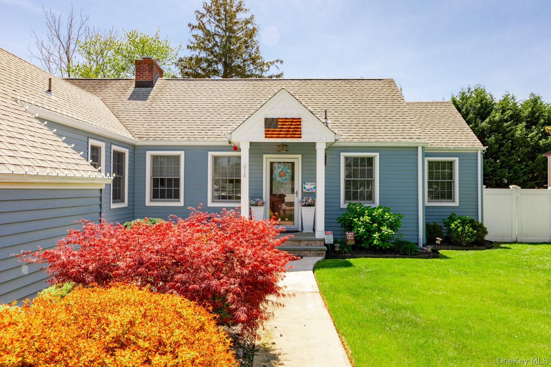 816 Main Street Islip, NY 11751 - Photo 3 of 32