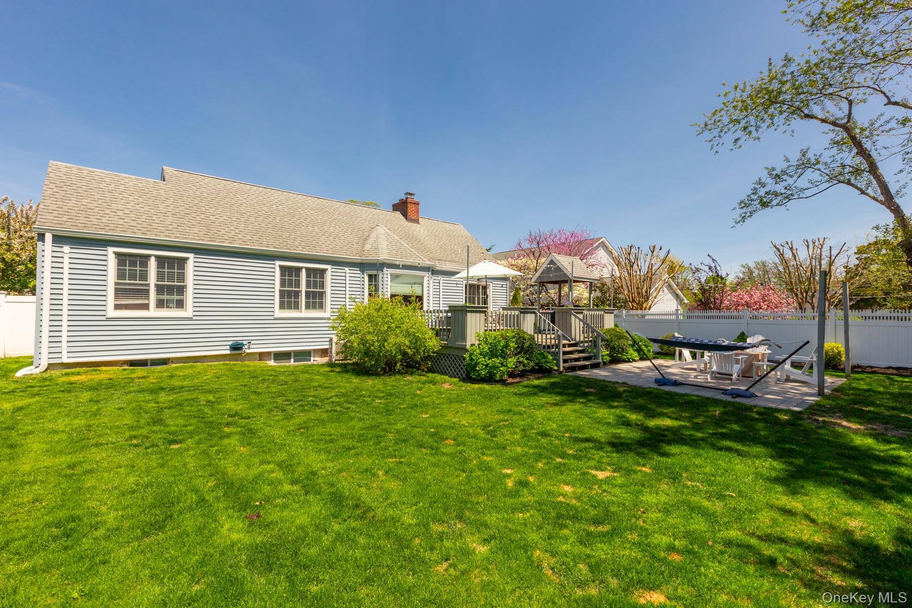 816 Main Street Islip, NY 11751 - Photo 31 of 32