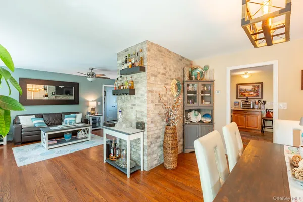 $599,000 | 816 Main Street, Islip, NY 11751