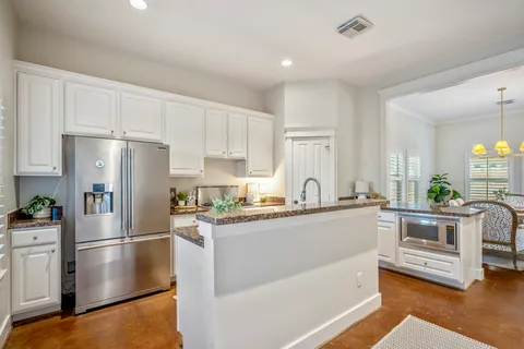 $435,000 | 905 West 23rd Street, Houston, TX 77008