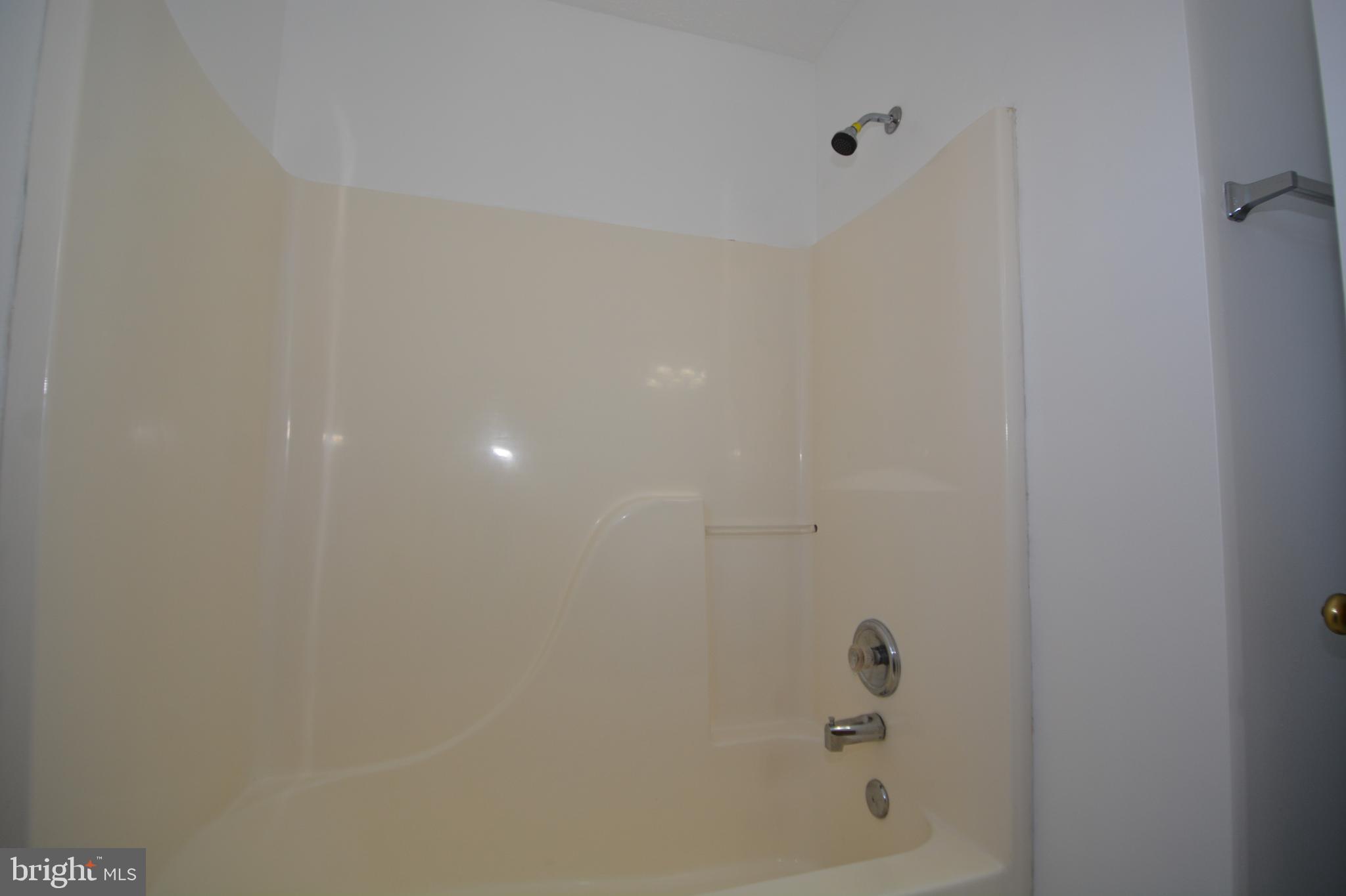 431 Ridgefield Avenue Stephens City, VA 22655 - Photo 12 of 18 Hall Bath