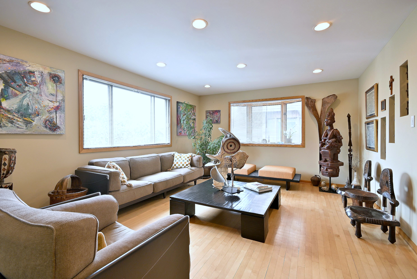 2350 North Sayre Avenue, Unit G Chicago, IL 60707 - Photo 3 of 30 a living room with furniture window and a flat screen tv