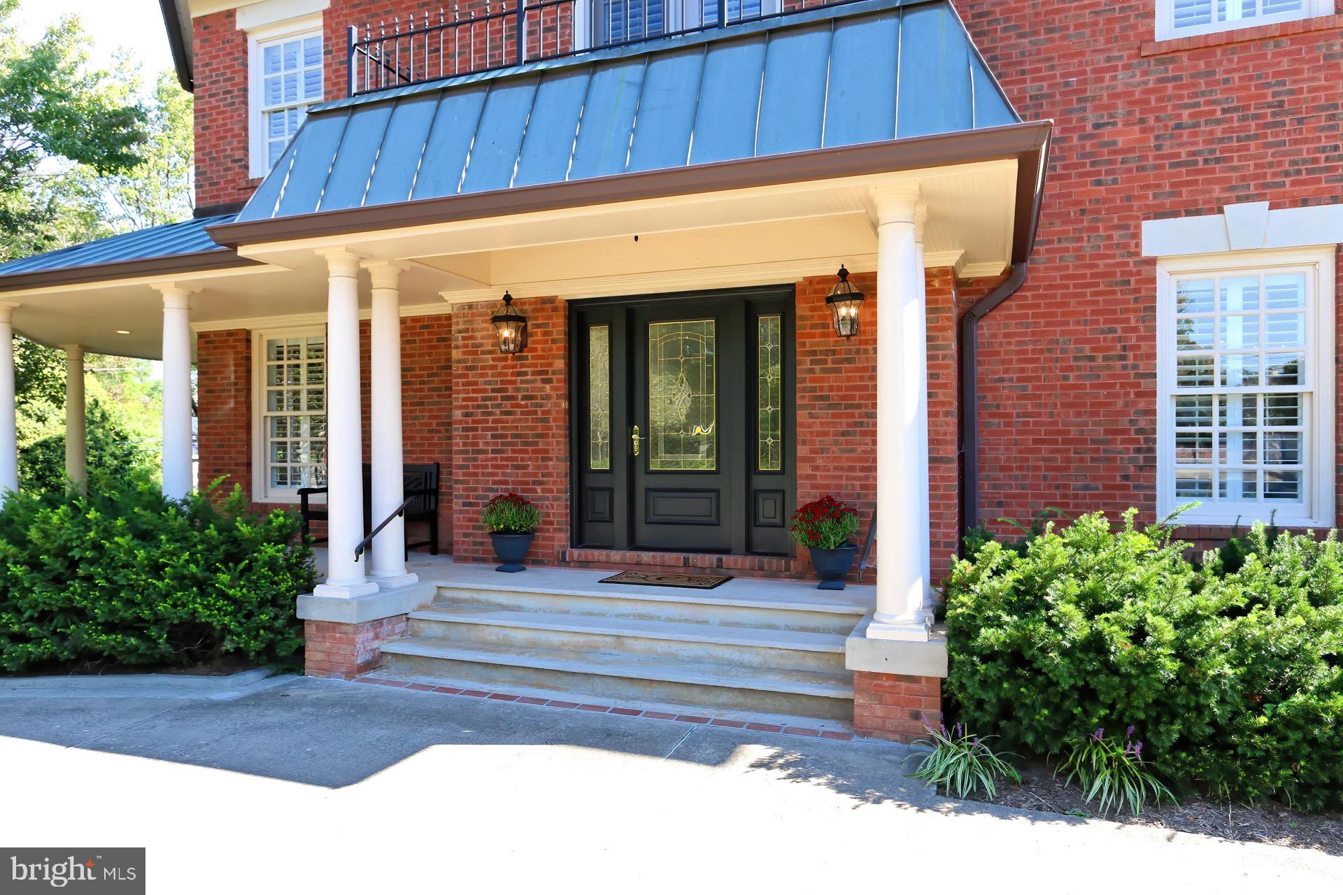 2001 South Arlington Ridge Road Arlington, VA 22202 - Photo 4 of 96 Front Porch