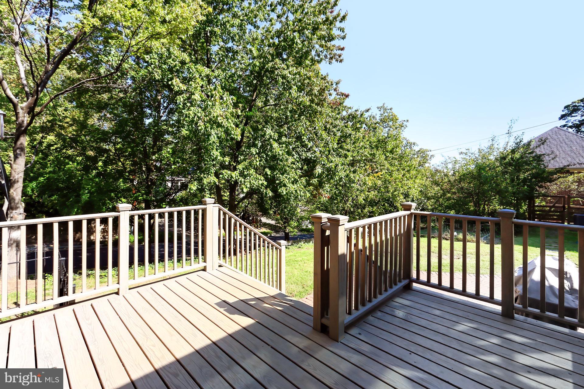 2001 South Arlington Ridge Road Arlington, VA 22202 - Photo 75 of 96 deck