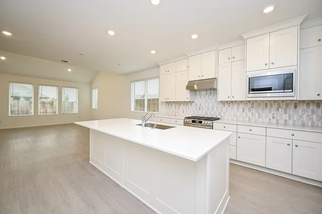 $3,100 | 6427 Seafoam Lake Drive, Katy, TX 77493