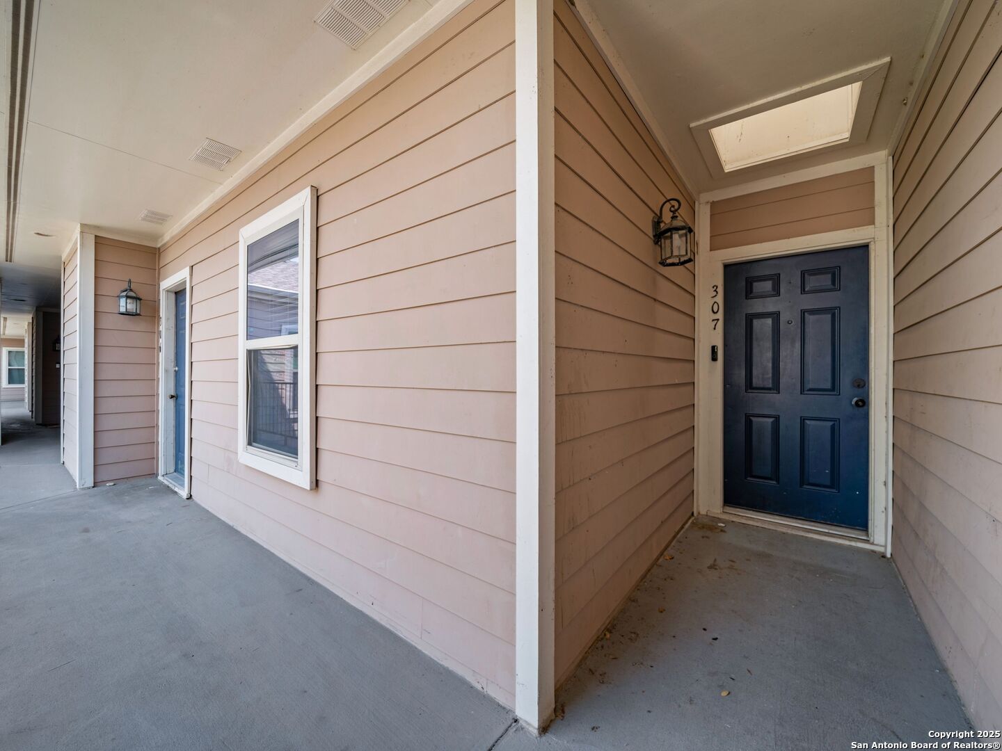 2414 Longview Street, Unit 307 Austin, TX 78705 - Photo 5 of 26 a view of front door