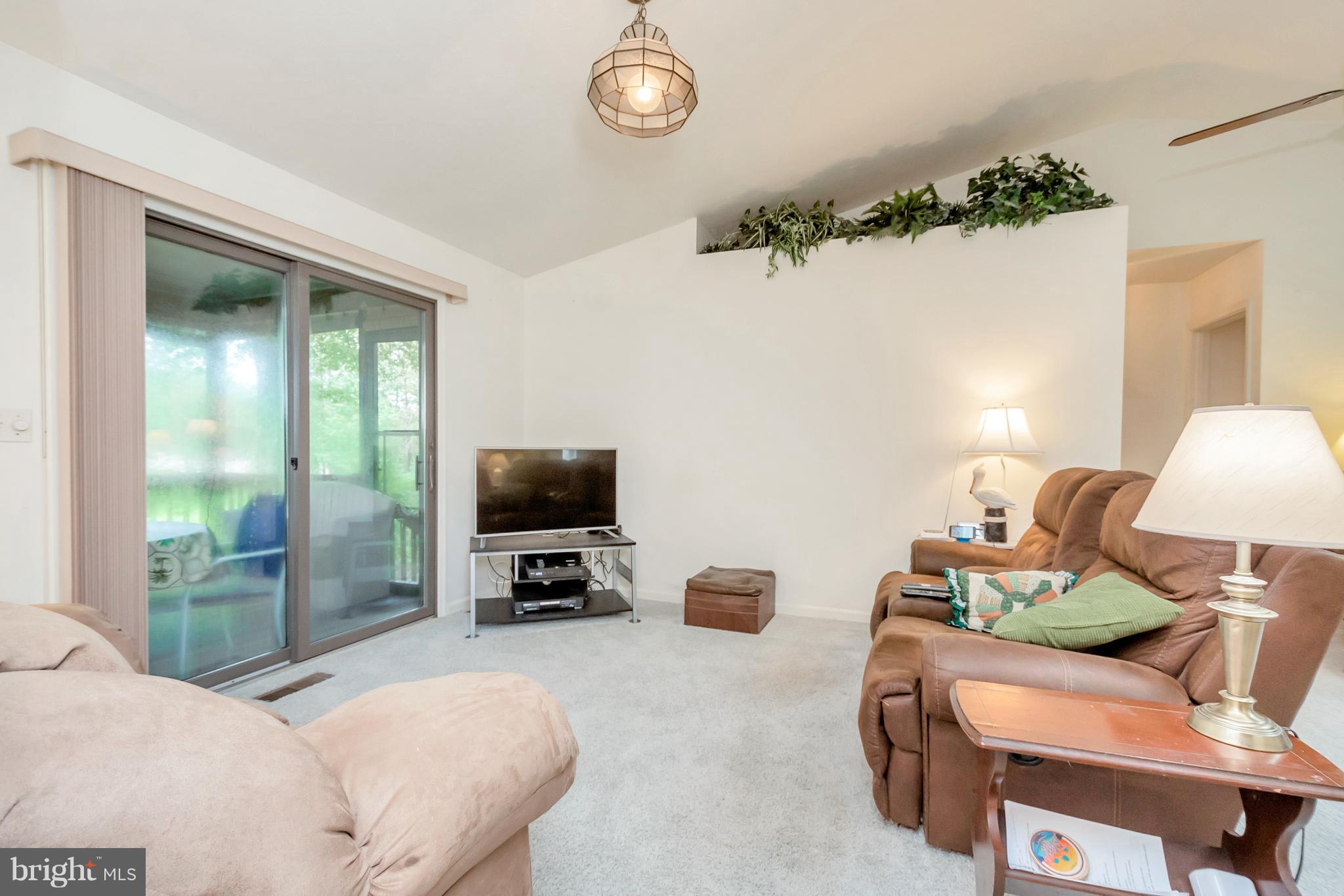 200 Pine Valley Road Locust Grove, VA 22508 - Photo 8 of 30 Open and bright Living room