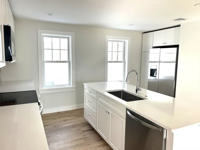 $3,150 | 42 Prospect Street, Unit 42, Amesbury, MA 01913