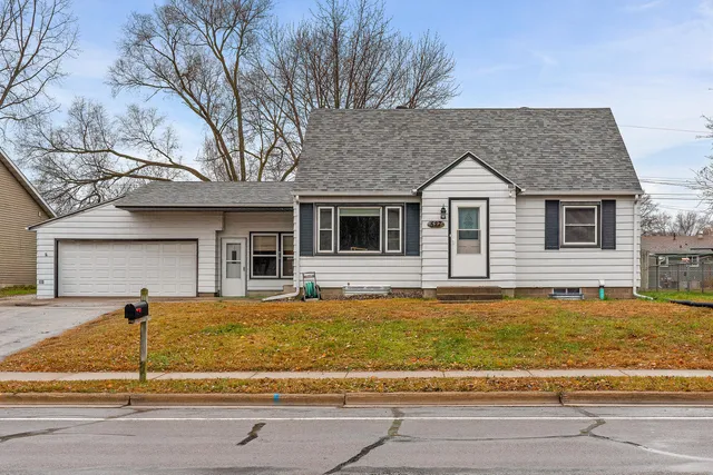 $324,900 | 527 Sand Lake Road, Onalaska, WI 54650