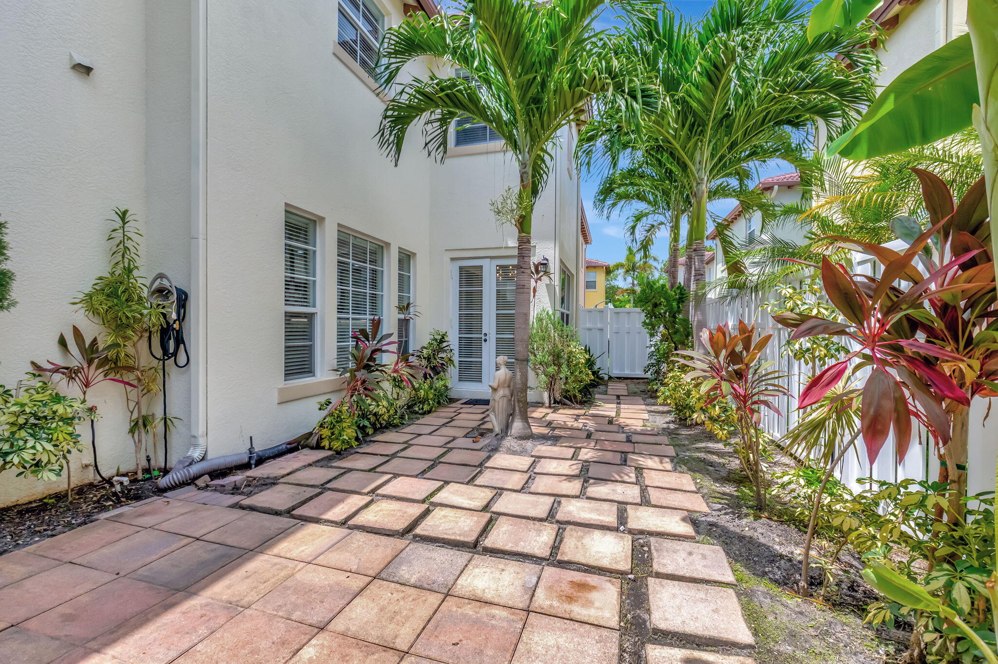 99 Via Poinciana Street Boca Raton, FL 33487 - Photo 24 of 61 18-web-or-mls-DSC_7593