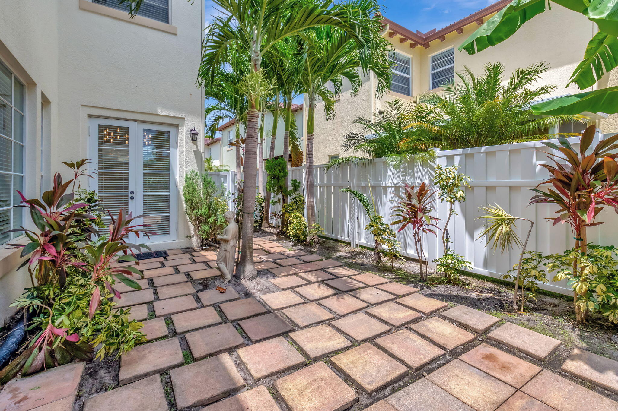 99 Via Poinciana Street Boca Raton, FL 33487 - Photo 26 of 61 19-web-or-mls-DSC_7598