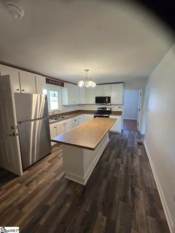 $1,550 | 501 Anderson Ridge Road, Greer, SC 29651