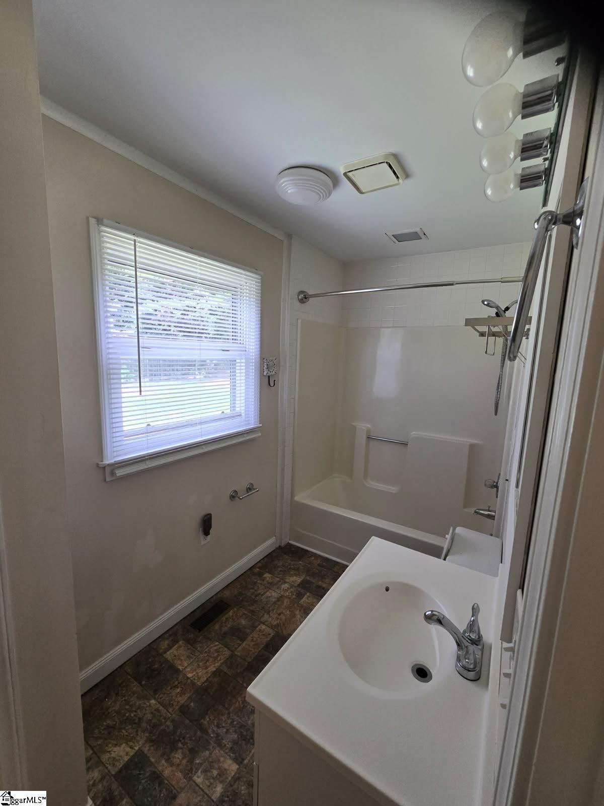 501 Anderson Ridge Road Greer, SC 29651 - Photo 8 of 10