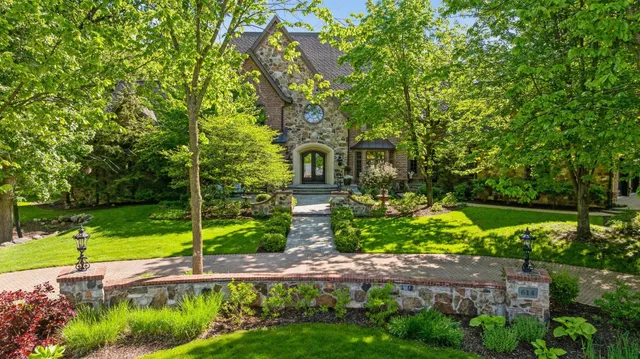 $4,500,000 | 614 Hidden Creek Trail, Mendota Heights, MN 55118