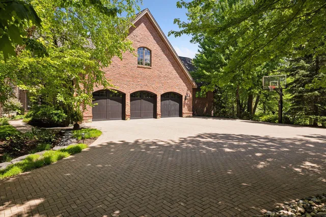 $4,500,000 | 614 Hidden Creek Trail, Mendota Heights, MN 55118