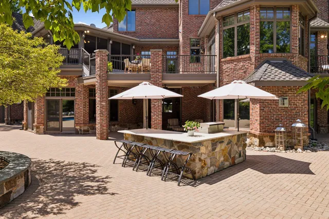 $4,500,000 | 614 Hidden Creek Trail, Mendota Heights, MN 55118