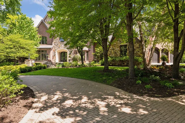 $4,500,000 | 614 Hidden Creek Trail, Mendota Heights, MN 55118