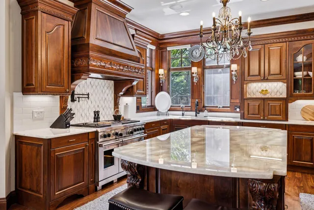 $4,500,000 | 614 Hidden Creek Trail, Mendota Heights, MN 55118