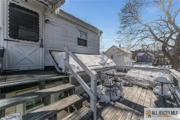 a picture of city view