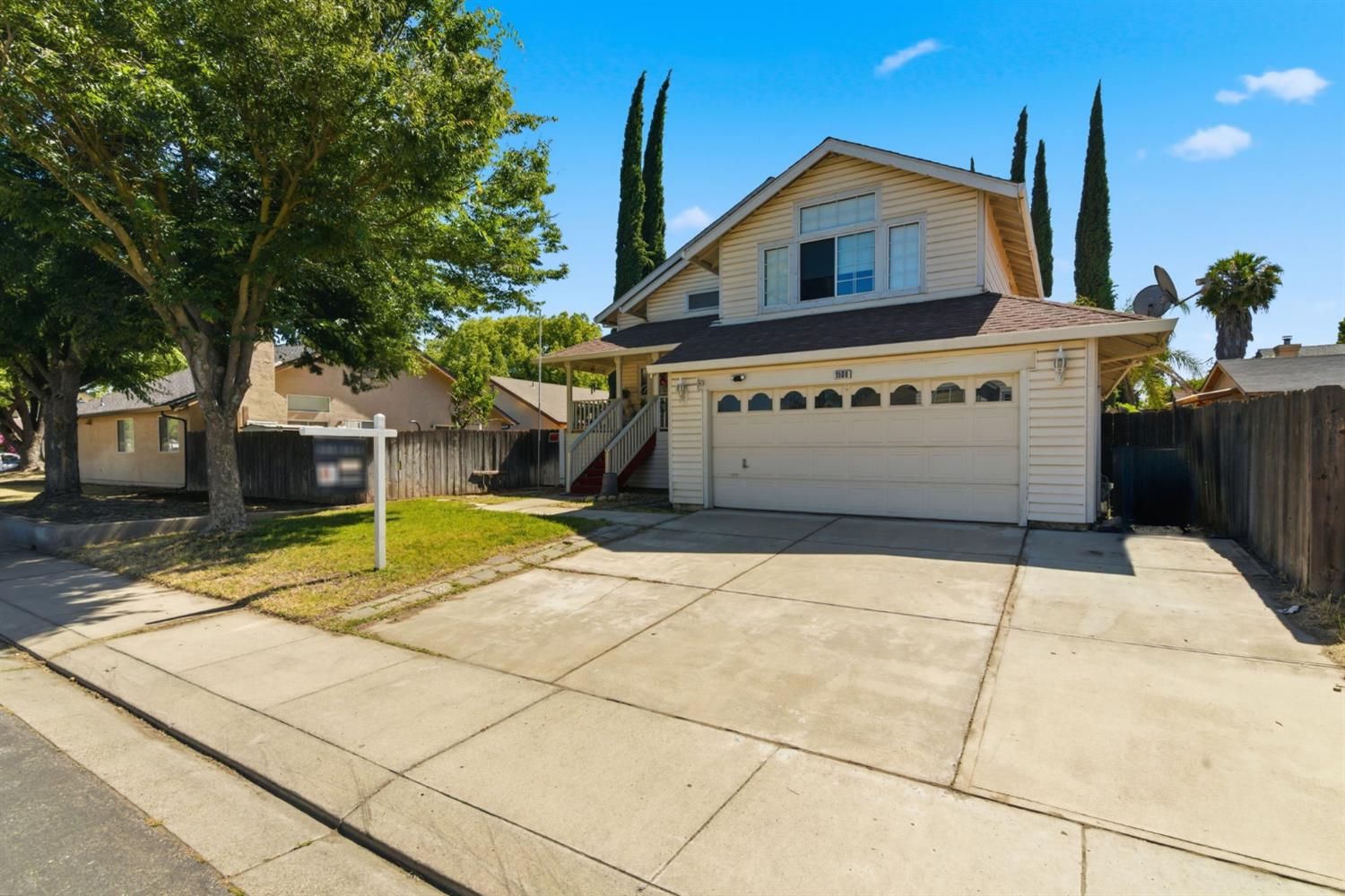 1808 Coventry Garden Way Modesto, CA 95358 - Photo 2 of 36