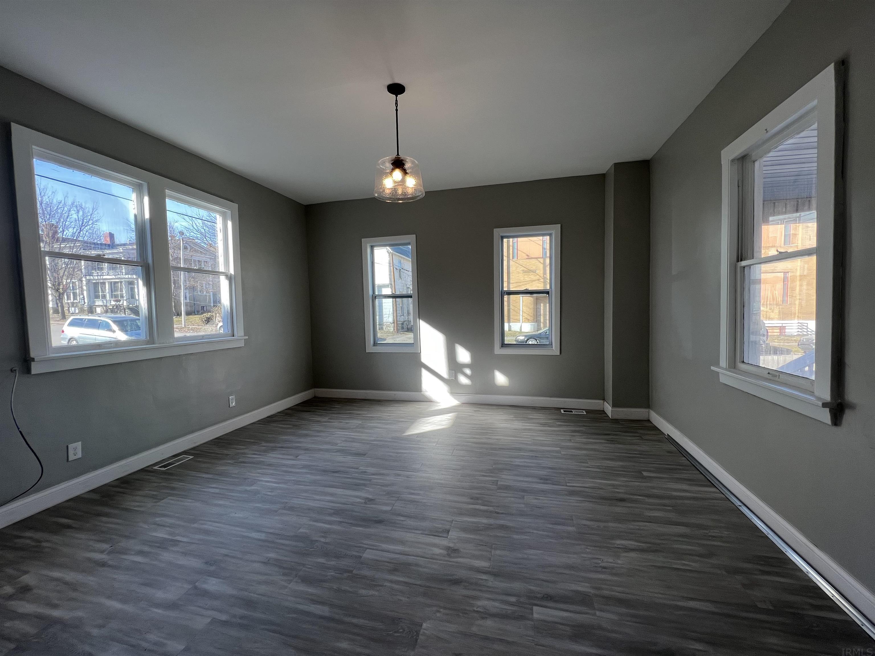 112 8th Street Logansport, IN 46947 - Photo 4 of 32