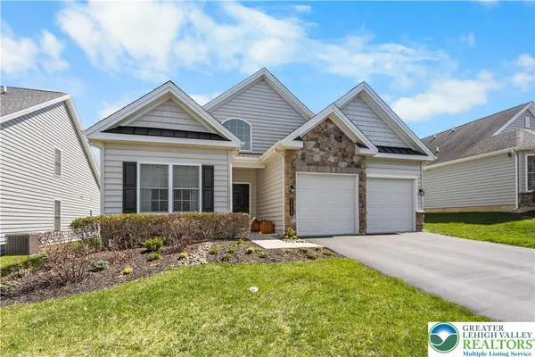 $535,000 | 2618 Ambassador Drive, Bethlehem, PA 18017