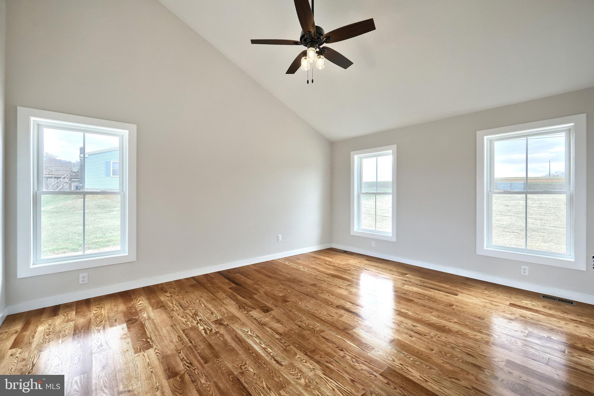 1424 Manor Road Windsor, PA 17366 - Photo 29 of 55 MAIN LEVEL - PRIMARY BEDROOM