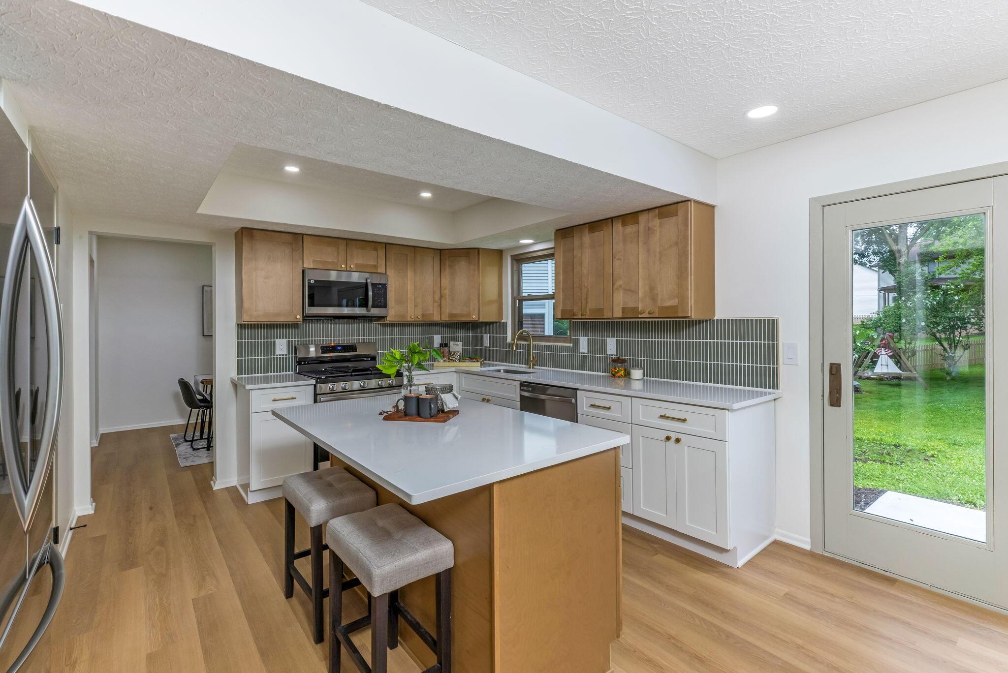 164 Greenbank Road Columbus, OH 43230 - Photo 11 of 46 Kitchen