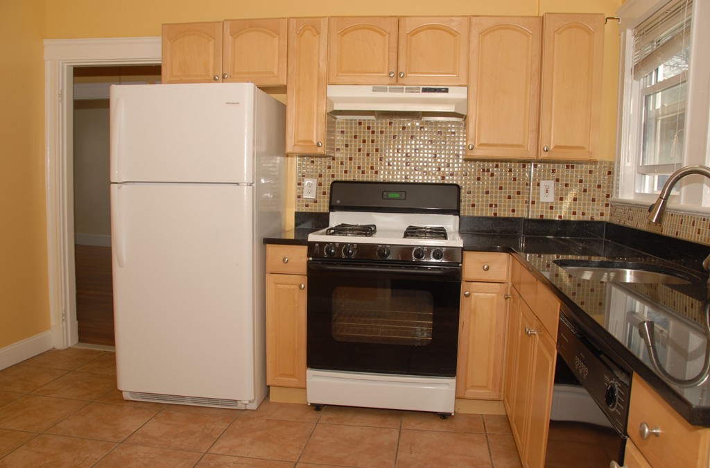 34-36 Flett Road Belmont, MA 02478 - Photo 7 of 28 Gallery Image 7