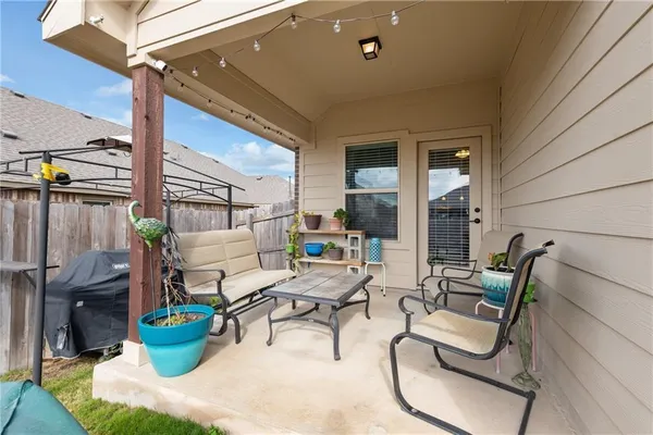 $2,300 | 5813 Arbia Lane, Round Rock, TX 78665
