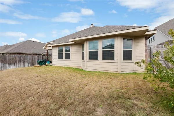$2,300 | 5813 Arbia Lane, Round Rock, TX 78665