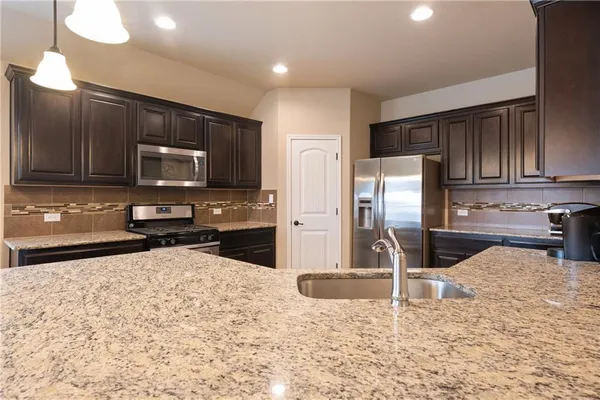 $2,300 | 5813 Arbia Lane, Round Rock, TX 78665