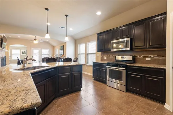$2,300 | 5813 Arbia Lane, Round Rock, TX 78665