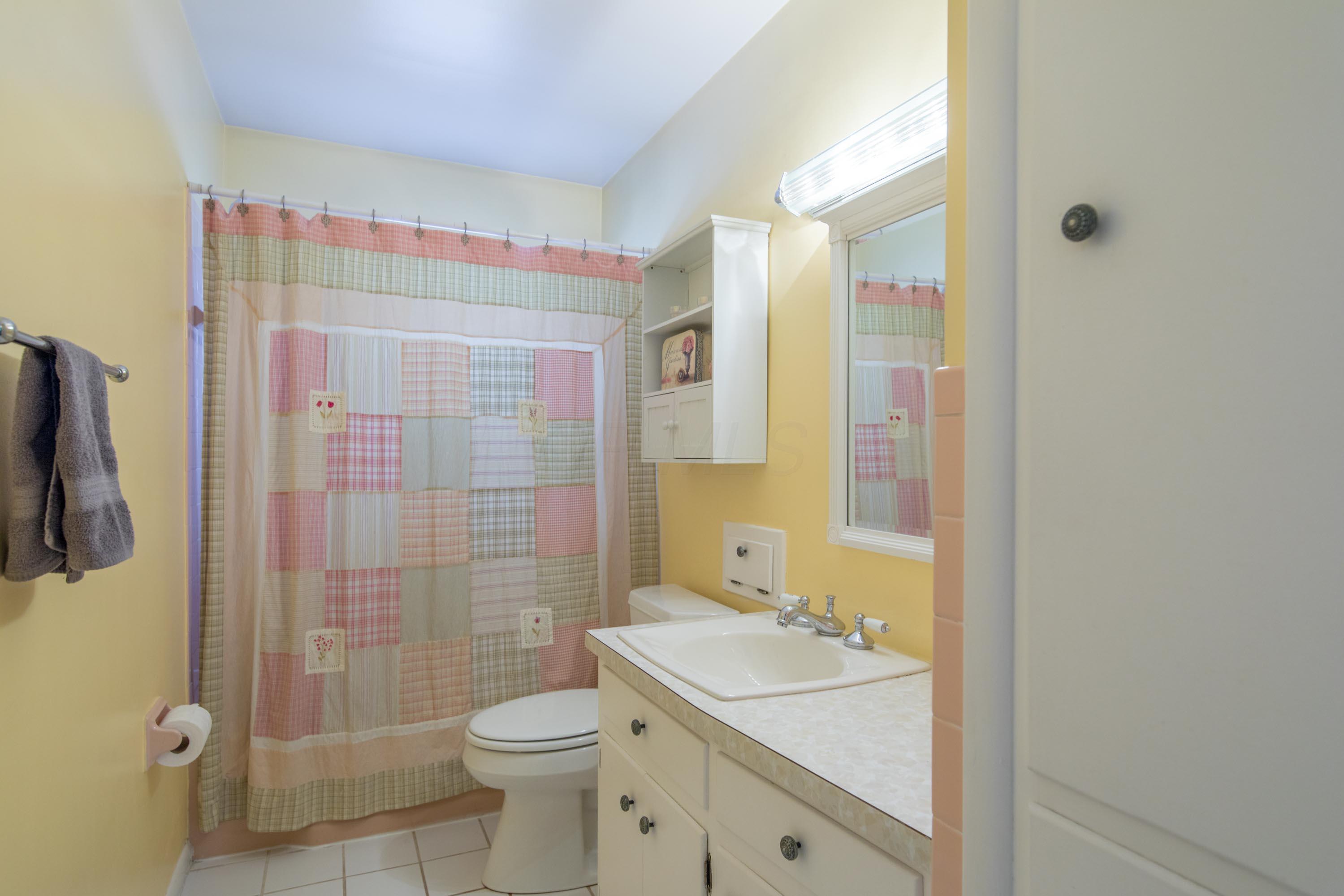 3510 West Henderson Road Columbus, OH 43220 - Photo 20 of 41