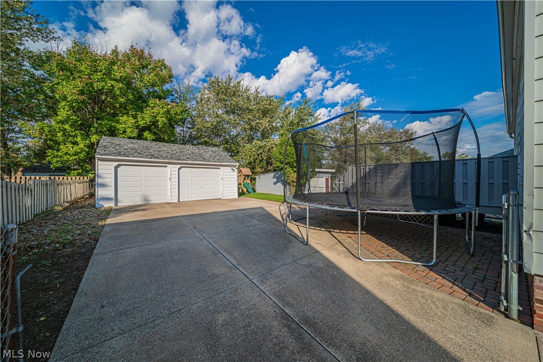 1208 Churchill Road Lyndhurst, OH 44124 - Photo 7 of 30 Gallery Image 7