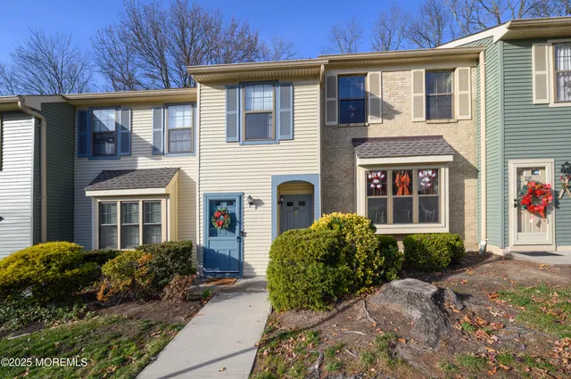 $350,000 | 224 Perth Hill Court, Aberdeen, NJ 07747