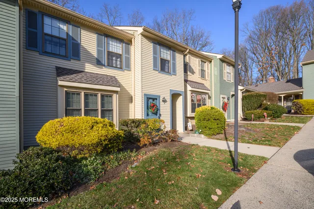 $350,000 | 224 Perth Hill Court, Aberdeen, NJ 07747