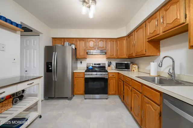 $350,000 | 224 Perth Hill Court, Aberdeen, NJ 07747